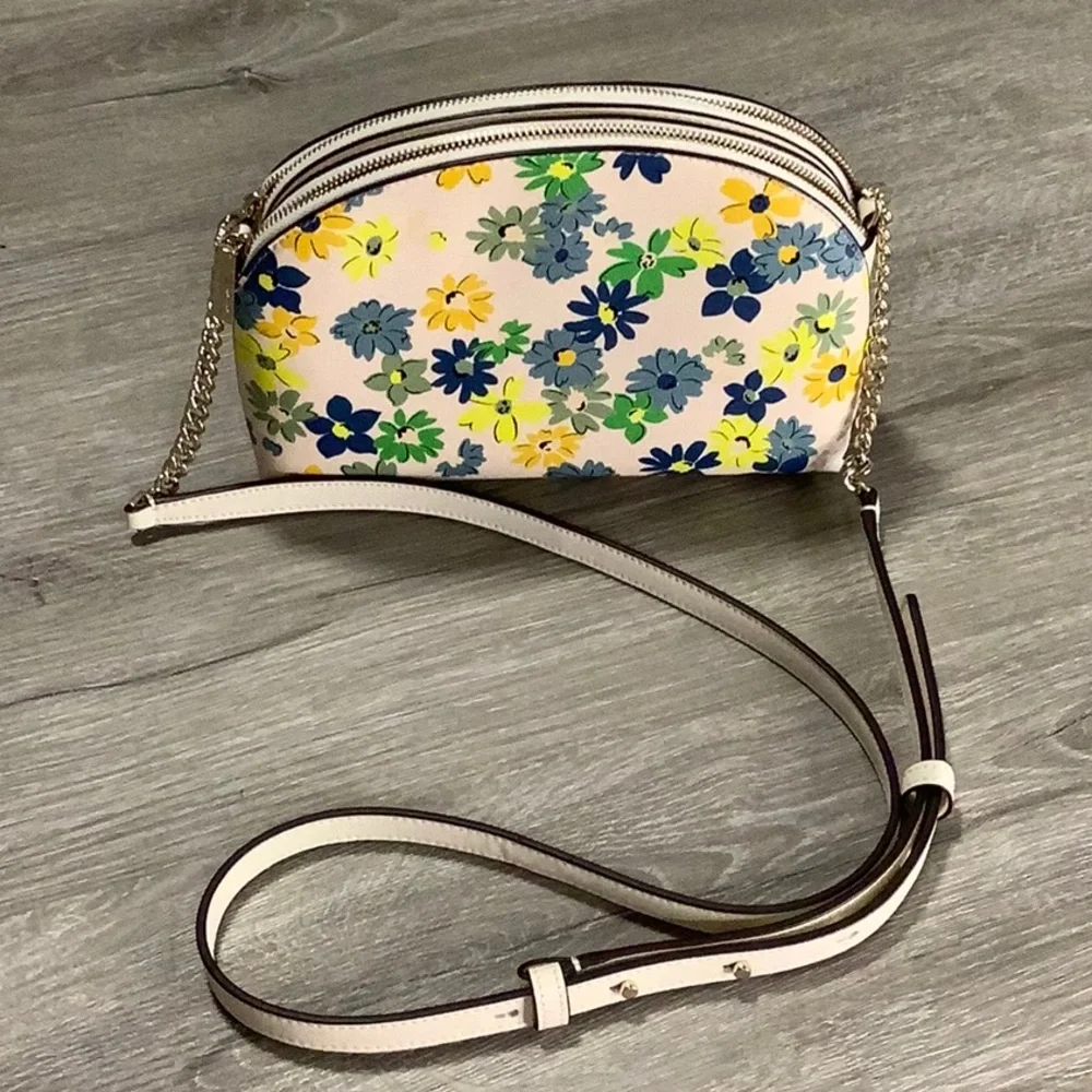 kate spade reposhing this